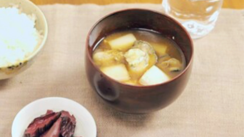 牡蠣と白ねぎの塩麴味噌汁