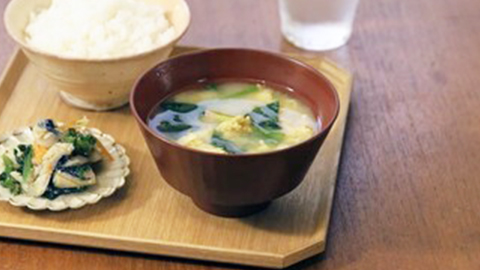 ほうれん草と卵のお味噌汁