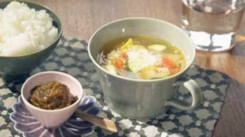 夏野菜とベーコンの<br>お味噌汁