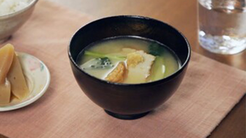 さつま揚げと小松菜の<br>お味噌汁