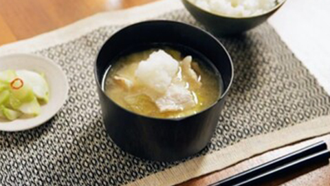 白菜と豚肉のみぞれ味噌汁