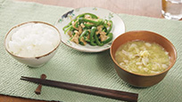 千切りキャベツと<br>豚肉のお味噌汁