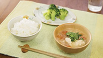 トマトとささみのお味噌汁