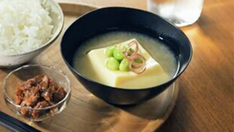 枝豆と卵豆腐のお味噌汁