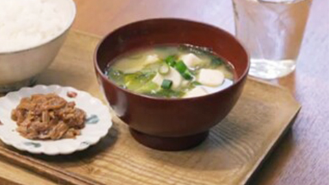 豆腐とわかめのお味噌汁