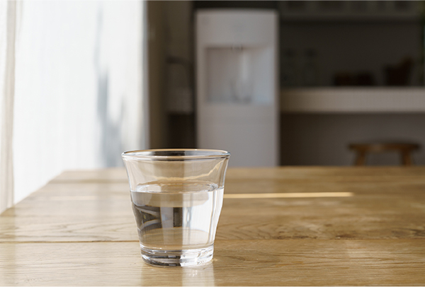 グラスに注がれたお水 イメージ