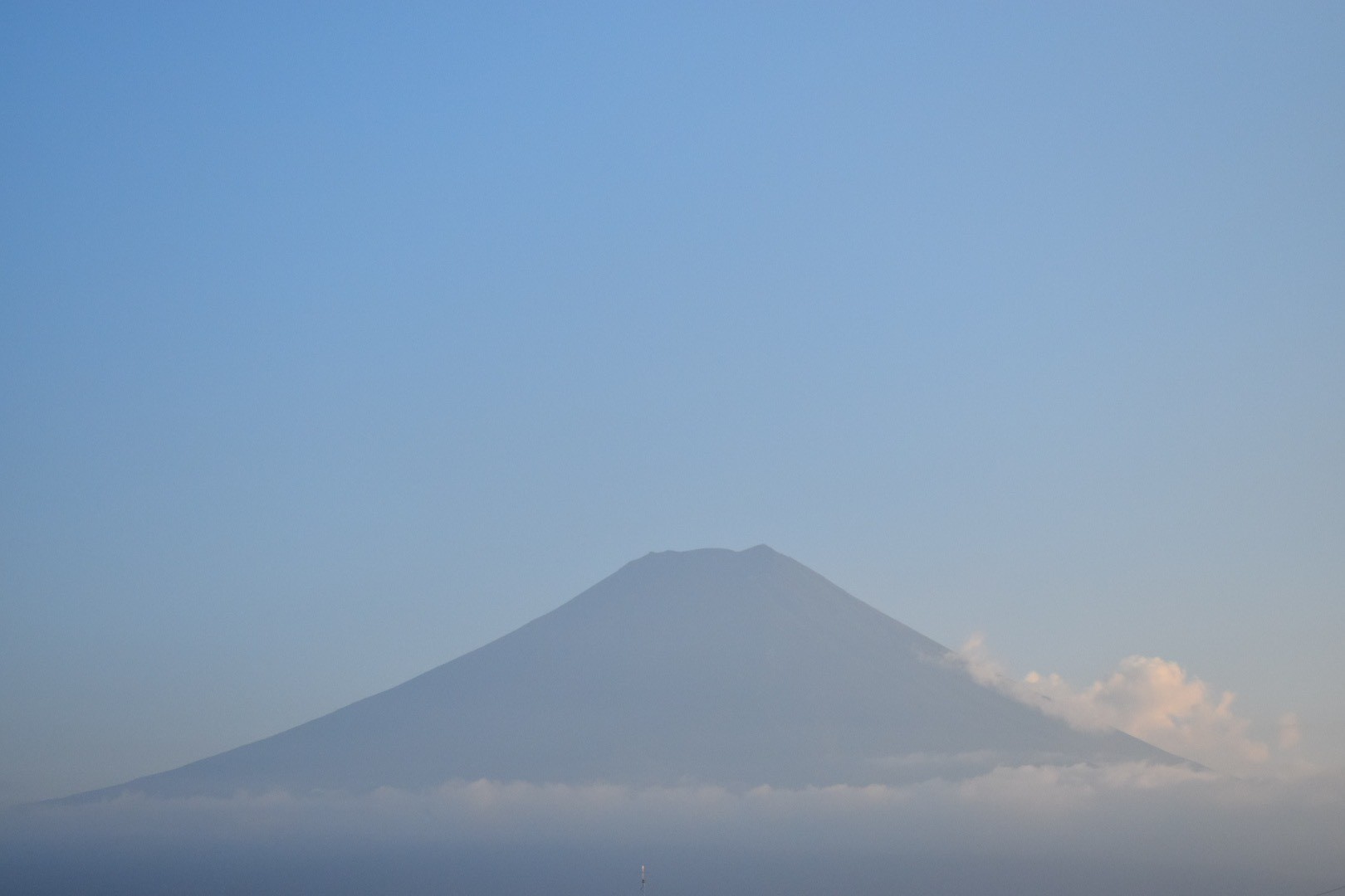 市街地から撮った富士山の写真