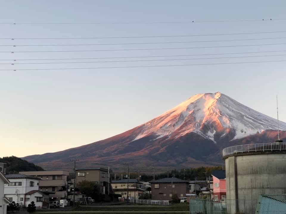 11月12日6時富士吉田市内にて