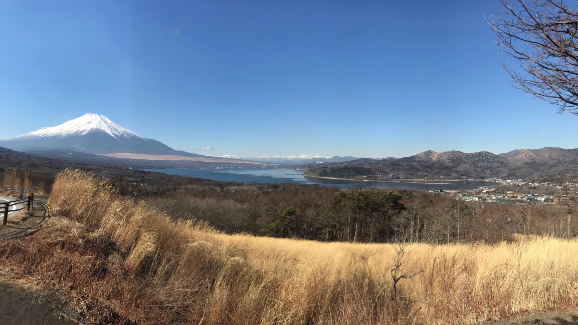 三国峠から望む富士山