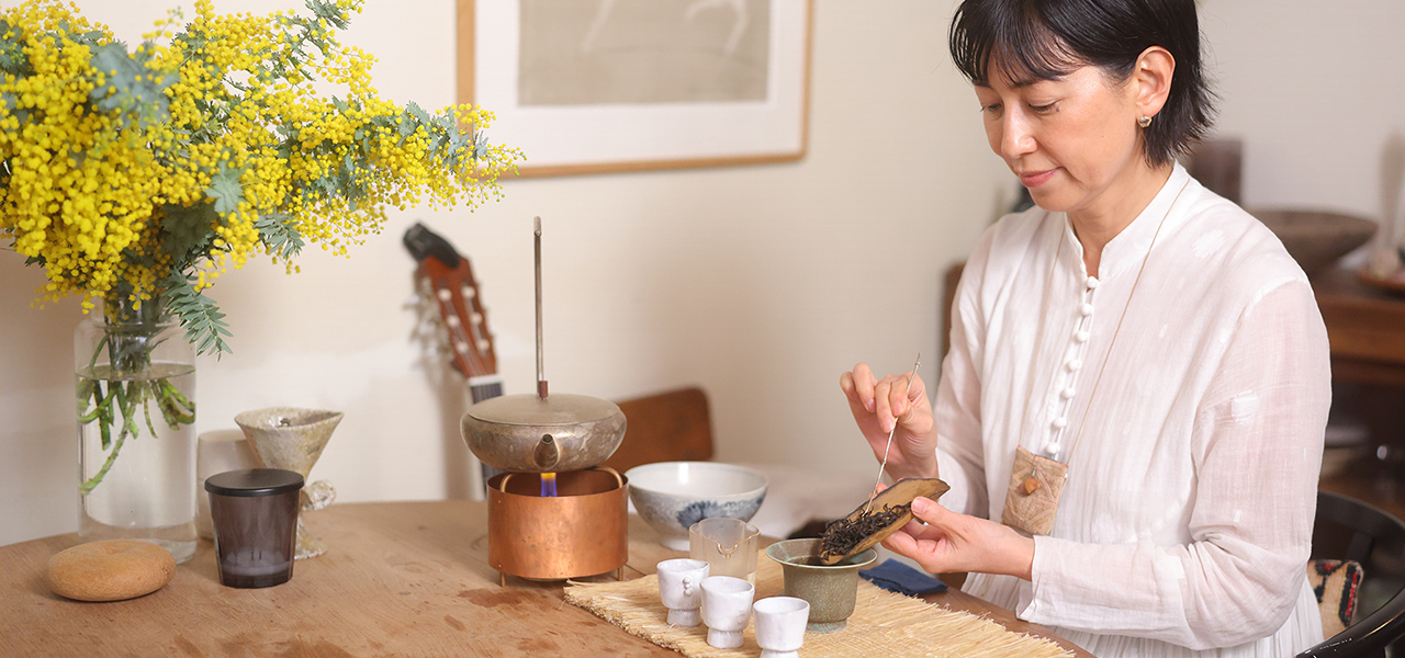 金工作家の中村友美さんの銀素材の薬缶