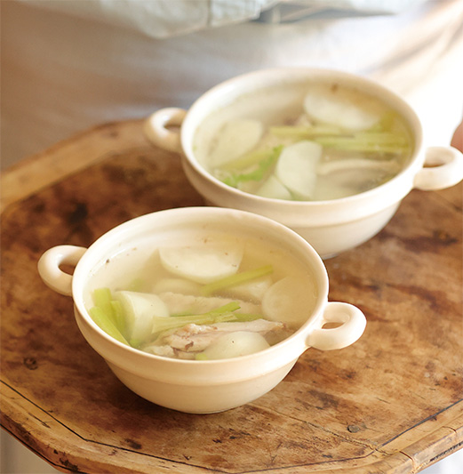 カブと鶏肉のスープ